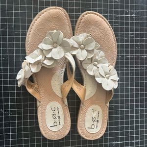 BOC/Born leather sandals. Size 9/40.5 EU. VGUC. Cream and Tan. Nonsmoking home.